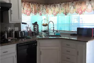 2542 N Pacific Ave, Santa Ana, CA 92706 - Photo 3