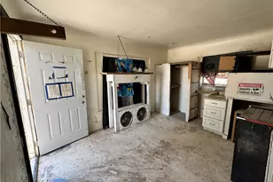 46123 Fairview Rd, Newberry Springs, CA 92365 - Photo 9