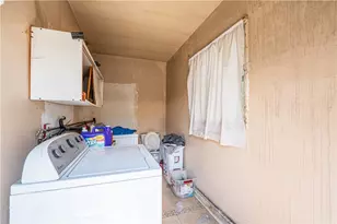 601 S Pearl Ave, Compton, CA 90221 - Photo 37