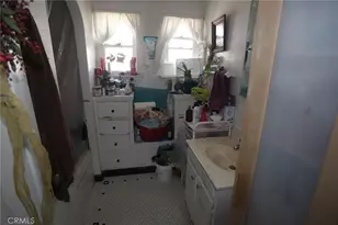 6072 Myrtle Ave, Long Beach, CA 90805 - Photo 7