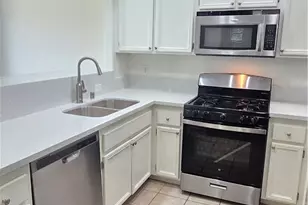 2110 Almeria St, Corona, CA 92879 - Photo 11