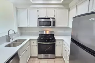 2110 Almeria St, Corona, CA 92879 - Photo 9