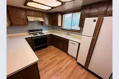 411 E Fairway Boulevard, Big Bear City, CA 92314 - Photo 11