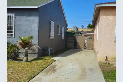 1017 S Chester Avenue, Compton, CA 90221 - Photo 35