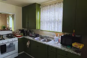 1017 S Chester Ave, Compton, CA 90221 - Photo 9