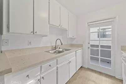 350 Tile Avenue, Long Beach, CA 90802 - Photo 7