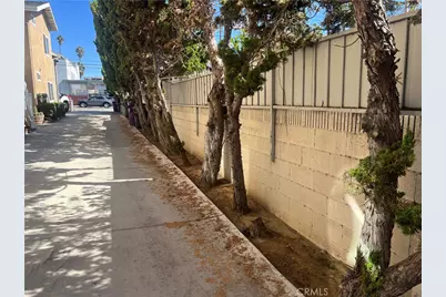 1717 Temple Avenue, Long Beach, CA 90804 - Photo 15