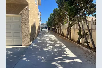 1717 Temple Avenue, Long Beach, CA 90804 - Photo 13