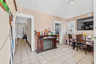 947 81, Los Angeles, CA 90044 - Photo 15