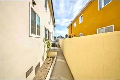 1349 W 35th Place, Los Angeles, CA 90007 - Photo 5