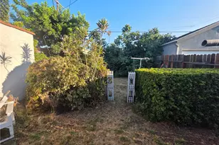 142 W 110th St, Los Angeles, CA 90061 - Photo 3