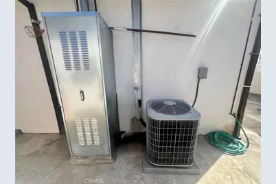 933 S La Verne Avenue, East Los Angeles, CA 90022 - Photo 23