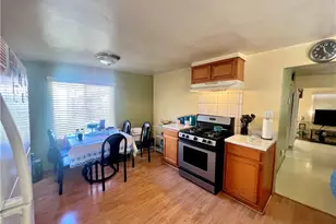 933 S La Verne Ave, East Los Angeles, CA 90022 - Photo 11