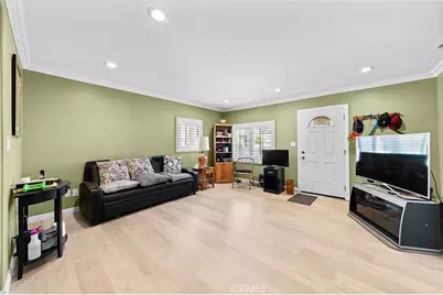 937 S La Verne Avenue, East Los Angeles, CA 90022 - Photo 5