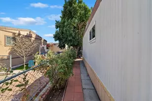 250 N Linden Ave, Rialto, CA 92376 - Photo 27