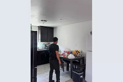 827 E 109th Place, Los Angeles, CA 90059 - Photo 15