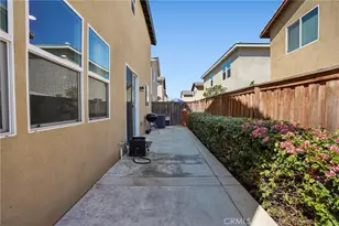 825 Sweetbay Ln, Los Angeles, CA 90059 - Photo 33