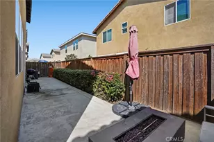 825 Sweetbay Ln, Los Angeles, CA 90059 - Photo 31