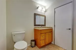 302 E 19th St, Long Beach, CA 90806 - Photo 25