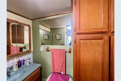 933 S La Verne Avenue, East Los Angeles, CA 90022 - Photo 17