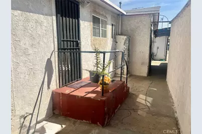 933 S La Verne Avenue, East Los Angeles, CA 90022 - Photo 27