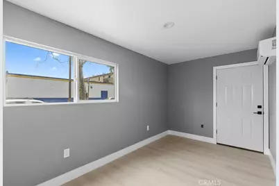 943 N Washington Place, Long Beach, CA 90813 - Photo 9