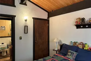 343 Holmes Ln, Sugarloaf, CA 92386 - Photo 15