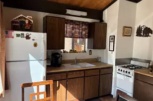 343 Holmes Ln, Sugarloaf, CA 92386 - Photo 9