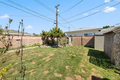 8921 Kennelly Lane, Anaheim, CA 92804 - Photo 15