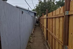 626 S Inglewood Ave, Inglewood, CA 90301 - Photo 11