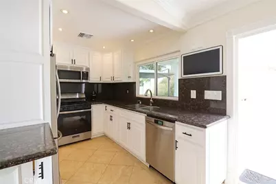 21076 Cranbridge, Lake Forest, CA 92630 - Photo 5