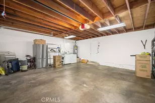 2697 W Parkside Ln, Anaheim, CA 92801 - Photo 37