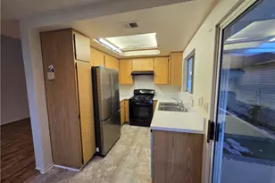 14515 Woodland Dr, Fontana, CA 92337 - Photo 7