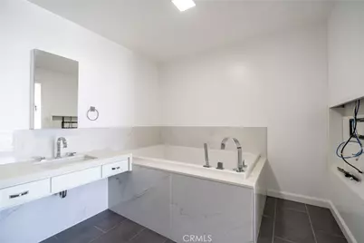 531 Esplanade #713, Redondo Beach, CA 90277 - Photo 3