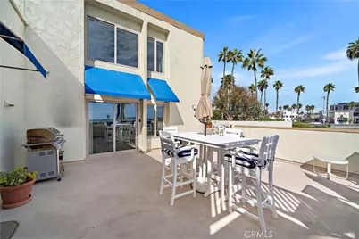 711 Pacific Coast #330, Huntington Beach, CA 92648 - Photo 9