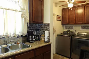 8912 Mettler, Los Angeles, CA 90003 - Photo 9