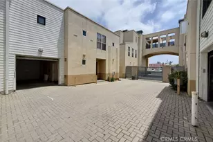 8021 S Vermont Ave, Los Angeles, CA 90044 - Photo 15