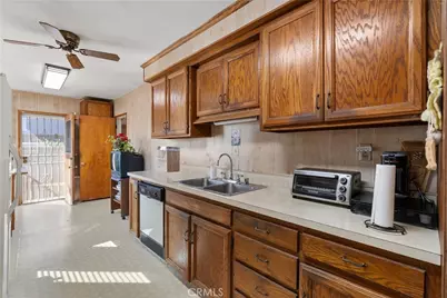 2030 W 95th, Los Angeles, CA 90047 - Photo 11