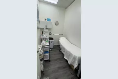 Fair Oaks Ave, Pasadena, CA 91030 - Photo 7