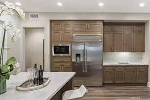 17301 Juniper Ln, Huntington Beach, CA 92649 - Photo 9