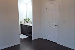 400 E Arbor St, Long Beach, CA 90805 - Photo 13