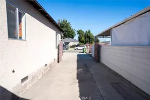 814 W Maple St, Compton, CA 90220 - Photo 13