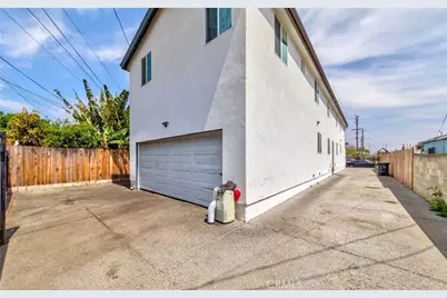 8711 McKinley Place, Los Angeles, CA 90002 - Photo 25