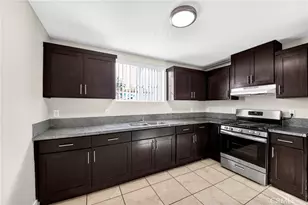 8711 McKinley Pl, Los Angeles, CA 90002 - Photo 9