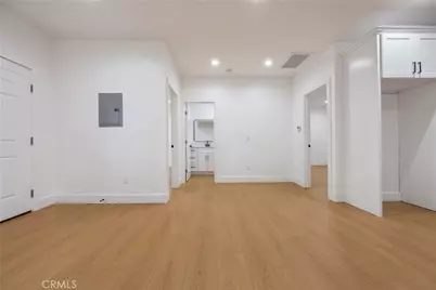 8405 McKinley Avenue, Los Angeles, CA 90001 - Photo 35