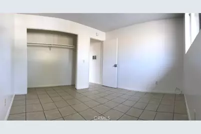 160 W Cascade, Rialto, CA 92376 - Photo 23