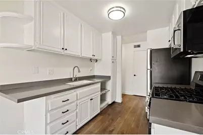 700 W La Veta Avenue #T4, Orange, CA 92868 - Photo 9