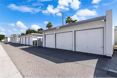 111 N Stanford Avenue, Fullerton, CA 92831 - Photo 9