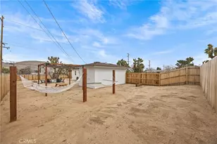 55585 Onaga, Yucca Valley, CA 92284 - Photo 29