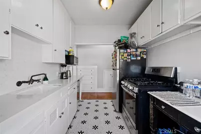 888 Linden, Long Beach, CA 90813 - Photo 5